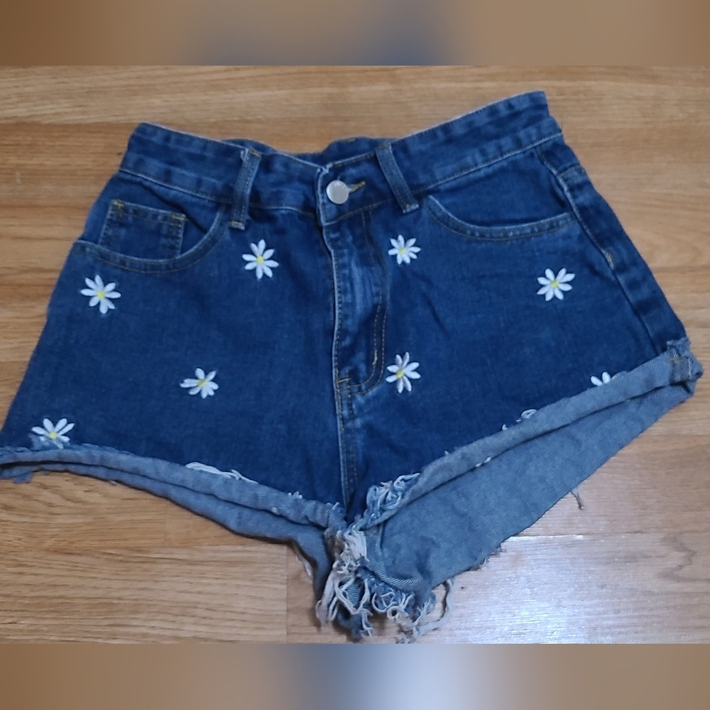 SHEIN Sz S Daisy Print Short Shorts